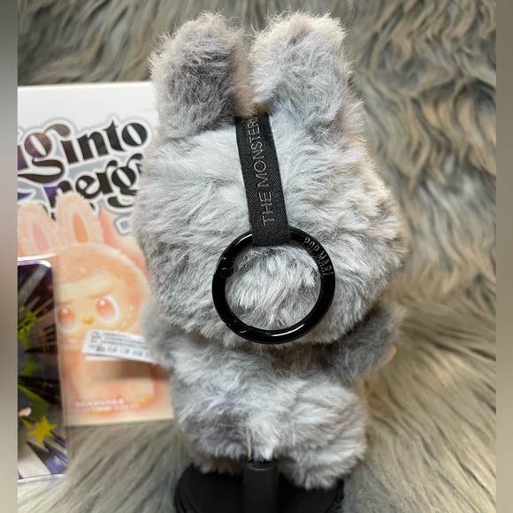 Authentic POP MART Big Into Energy THE SECRET Plush Keychain [QR VERIFIED] - Picture 3 of 4